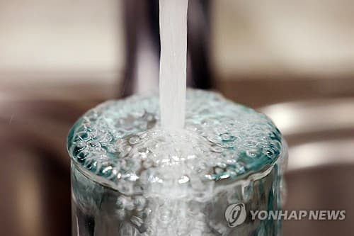 미국, 식수 미세플라스틱 첫 규제 검토…오염물질 지정 예고